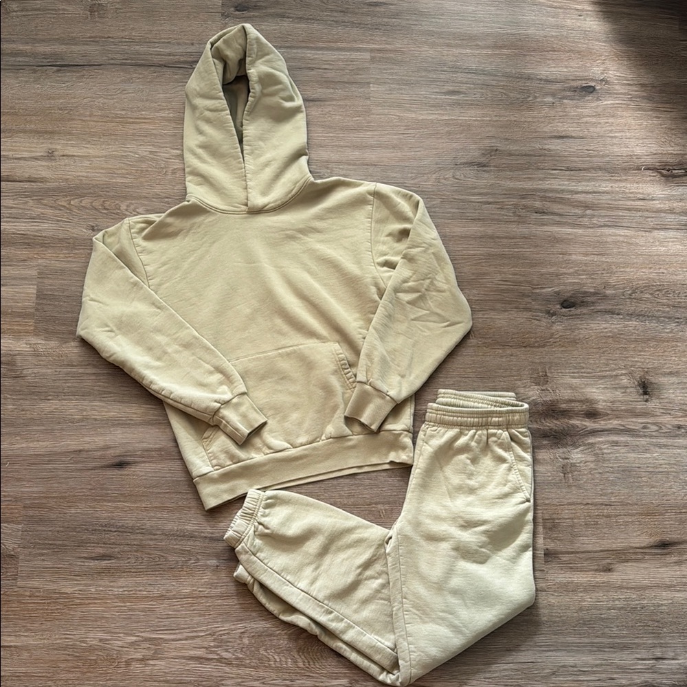 Aritzia “The Constant” Sage Green Sweatset